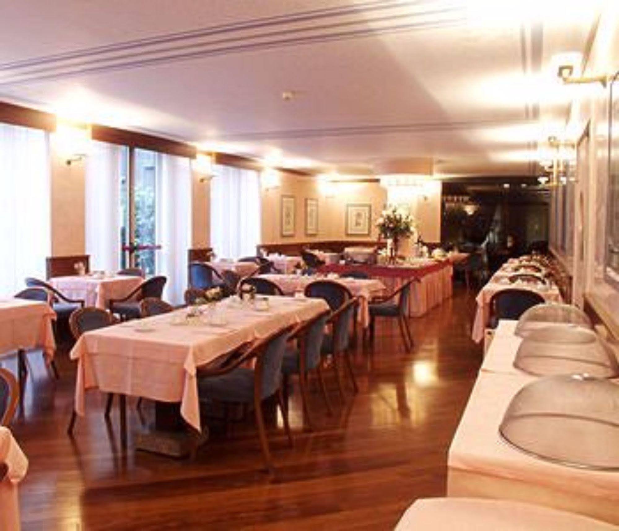 Hotel Crivi'S Milano Exterior foto